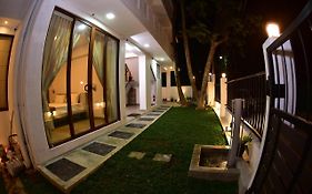 Lily Holiday Apartments