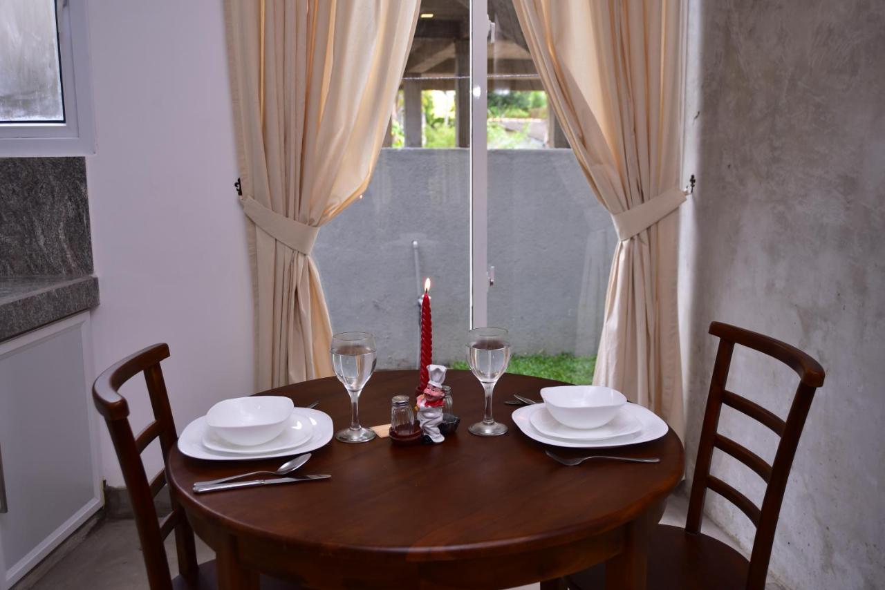 Lily Holiday Apartments Хиккадува Экстерьер фото