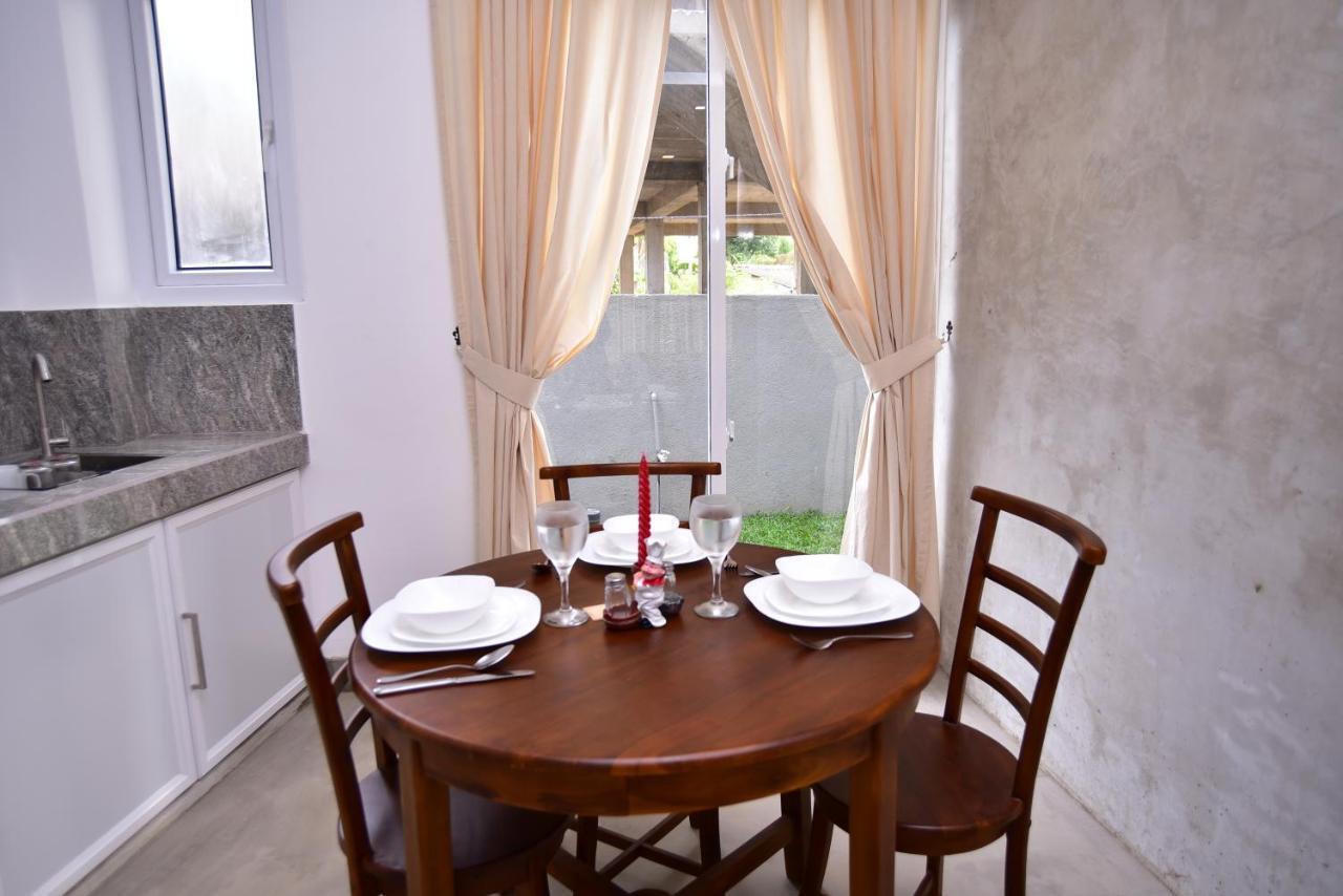 Lily Holiday Apartments Хиккадува Экстерьер фото