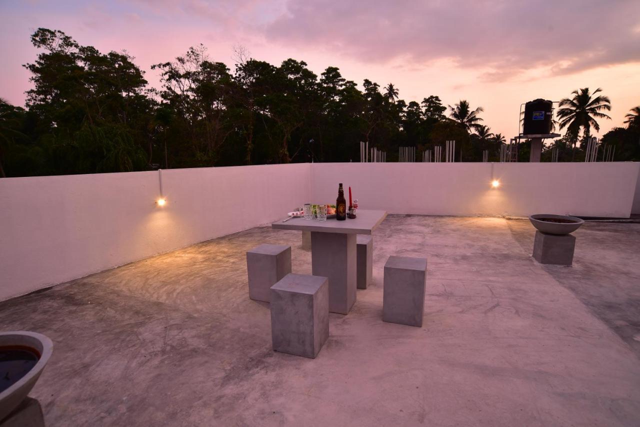 Lily Holiday Apartments Хиккадува Экстерьер фото