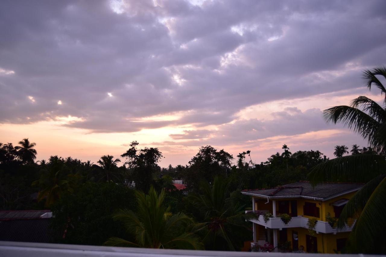 Lily Holiday Apartments Хиккадува Экстерьер фото