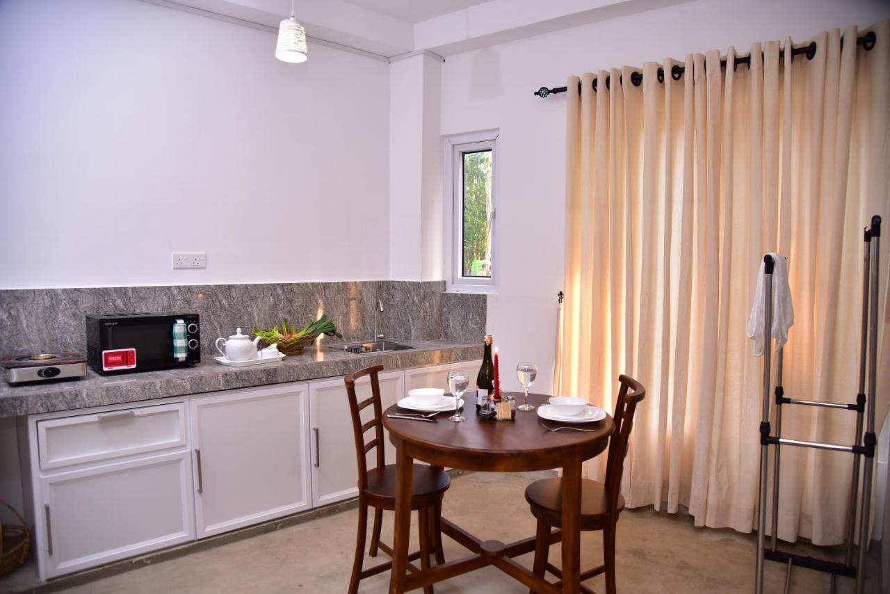Lily Holiday Apartments Хиккадува Экстерьер фото