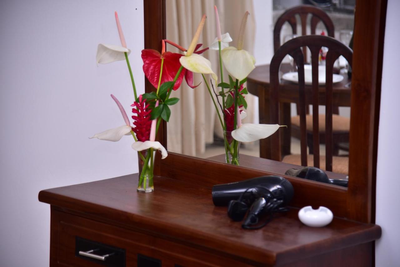 Lily Holiday Apartments Хиккадува Экстерьер фото