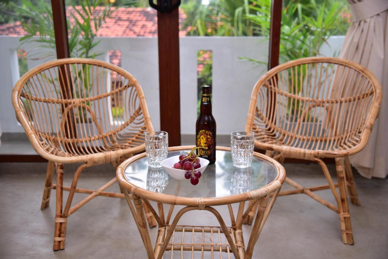 Lily Holiday Apartments Хиккадува Экстерьер фото
