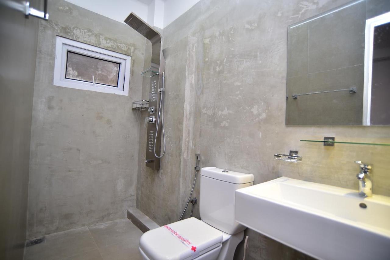 Lily Holiday Apartments Хиккадува Экстерьер фото